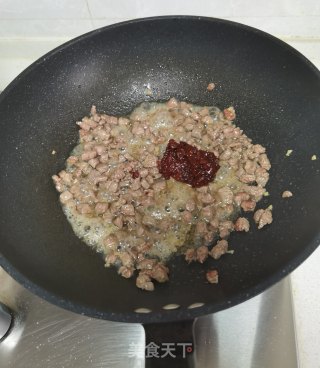 蒜苔炒牛肉丁的做法步骤：6