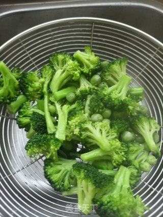 猪肉豌豆西兰花沙拉的做法步骤：9