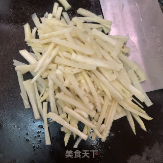 春笋炒五花肉的做法步骤：3