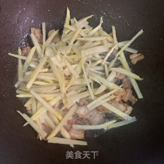 春笋炒五花肉的做法步骤：7