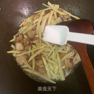 春笋炒五花肉的做法步骤：8