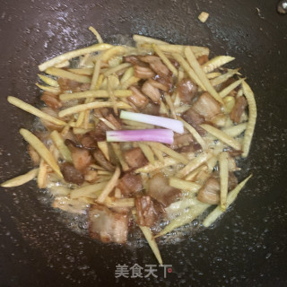 春笋炒五花肉的做法步骤：10