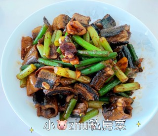 鳝鱼烧蒜苗的做法步骤：6