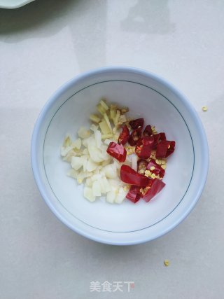 清炒桑树叶的做法步骤：4