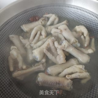 红油鸡爪的做法步骤：16