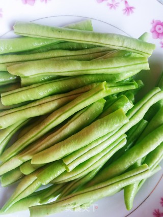 豆角烧茄子的做法步骤：1