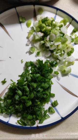 家庭版炸酱面的做法步骤：1