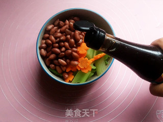 减脂芹菜拌花生的做法步骤：7