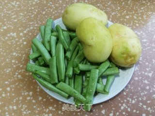 土豆豆角炖排骨的做法步骤：4