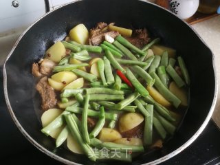 土豆豆角炖排骨的做法步骤：9