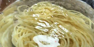 不一样的面包诱惑——意面盒子的做法步骤：3
