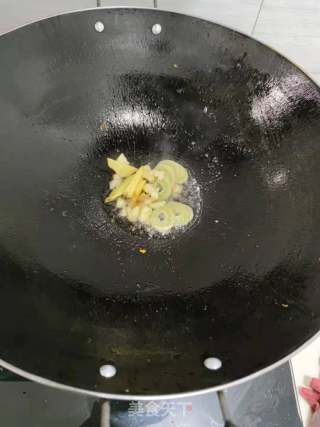 红烧鳊鱼的做法步骤：2