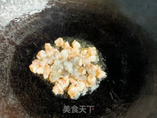 虾仁时蔬炒米饭的做法步骤：4