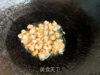 虾仁时蔬炒米饭的做法步骤：5