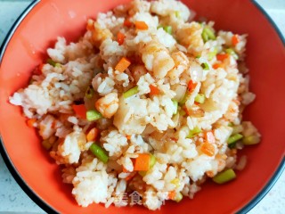 虾仁时蔬炒米饭的做法步骤：12