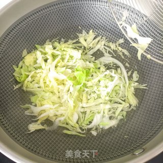 圆白菜拌鸽胸肉的做法步骤：3
