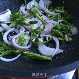 洋葱爆炒羊肉的做法步骤：7