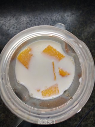 芒果奶昔的做法步骤：4