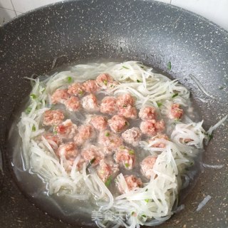 白萝卜汆肉丸的做法步骤：18