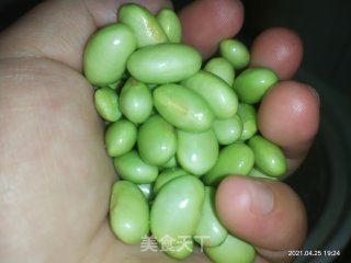 塘角鱼香菇毛豆砂锅粥的做法步骤：8