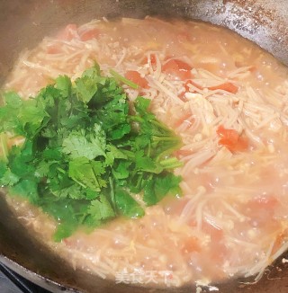 西红柿银针菇汤的做法步骤：3