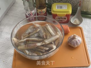 蒜蓉蒸蛏子，我最爱的小酒菜！的做法步骤：1