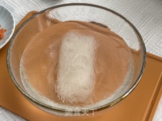 蒜蓉蒸蛏子，我最爱的小酒菜！的做法步骤：2