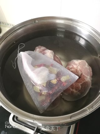 淮南牛肉汤+发面葱油饼的做法步骤：5