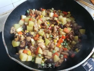 鸡腿香菇土豆焖饭的做法步骤：9