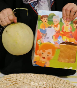 吐司的高级料理之哈密瓜吐司盒子的做法步骤：1