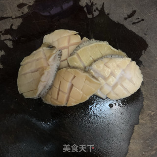 玉米鲍鱼筒骨汤的做法步骤：2