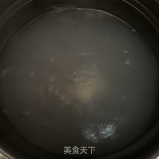 玉米鲍鱼筒骨汤的做法步骤：6