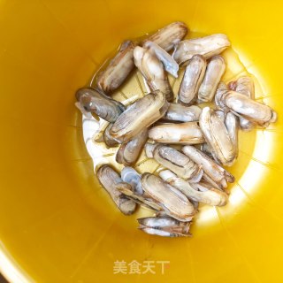 蒜蓉蛏子粉的做法步骤：2