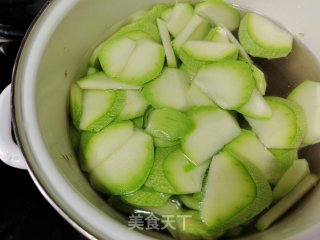 酱爆西葫芦的做法步骤：3