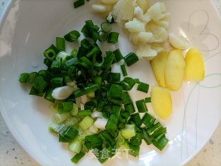 肉末粉条煲的做法步骤：1