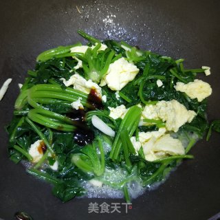 菠菜炒鸡蛋的做法步骤：11