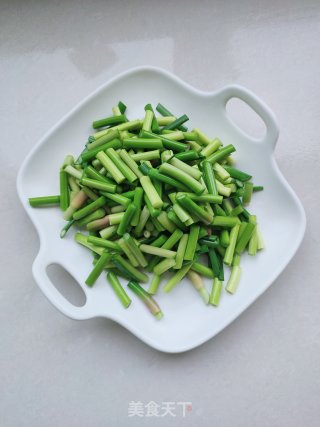 蒜薹木耳炒肉丝的做法步骤：2