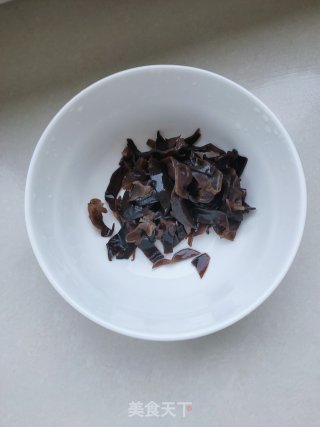 蒜薹木耳炒肉丝的做法步骤：6