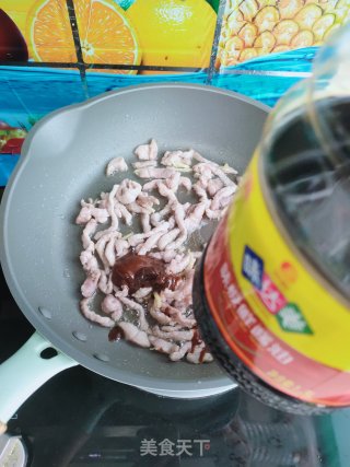 蒜薹木耳炒肉丝的做法步骤：9