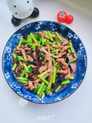 蒜薹木耳炒肉丝的做法步骤：15