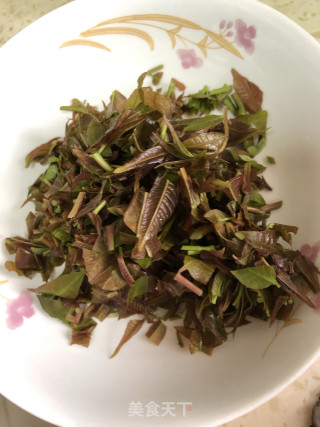 茶叶芽炒蛋的做法步骤：1