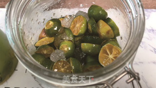 糖渍小青柠加柠檬，炎炎夏日，来一杯酸酸甜甜小青柠茶，去火又甜蜜！的做法步骤：14