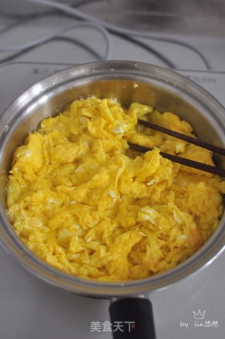就爱这口香～槐花鸡蛋饺子的做法步骤：3