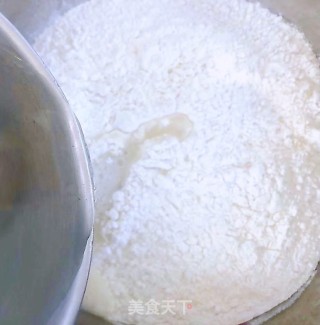 韭菜鲜肉锅贴的做法步骤：1