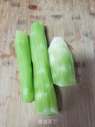 蒜蓉莴笋的做法步骤：3