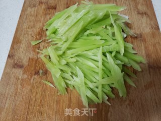 蒜蓉莴笋的做法步骤：5