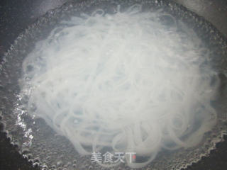 葱油河粉的做法步骤：3
