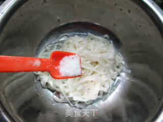 葱油河粉的做法步骤：6