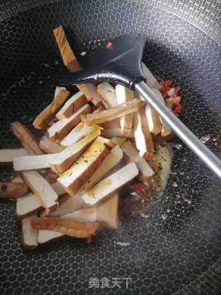 西芹炒豆干的做法步骤：3