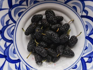 桑椹奶昔的做法步骤：2